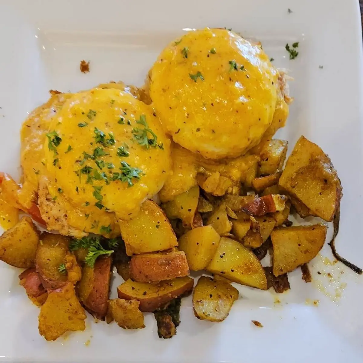Eggs Benedict with Lump Crabmeat