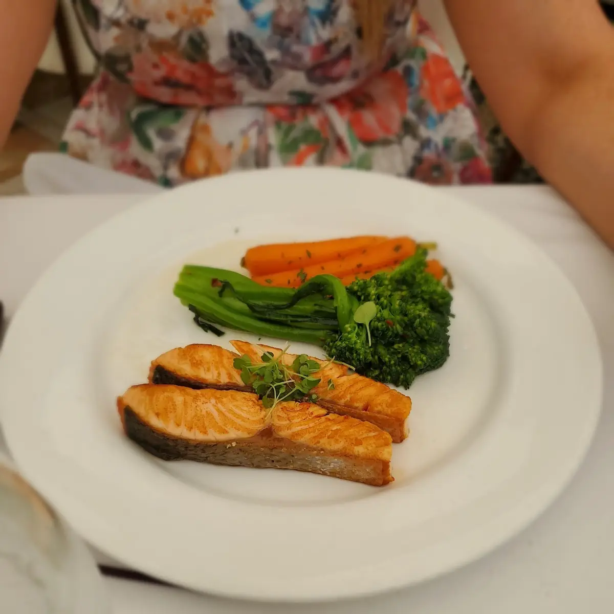 Salmon with Carrots and Green Beans