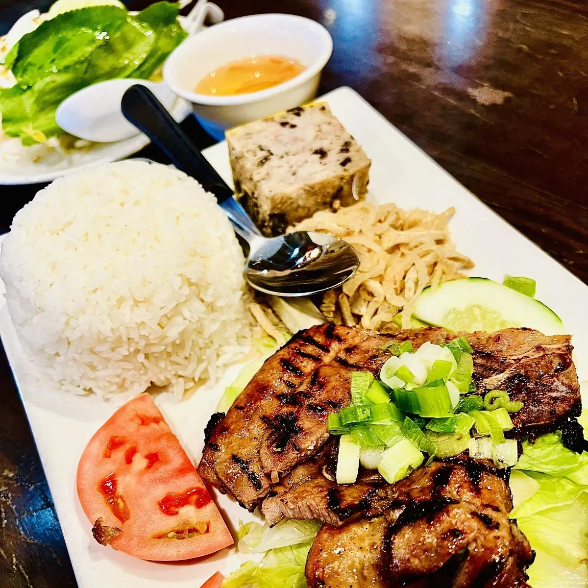 Grilled Pork Chop with Steam Rice