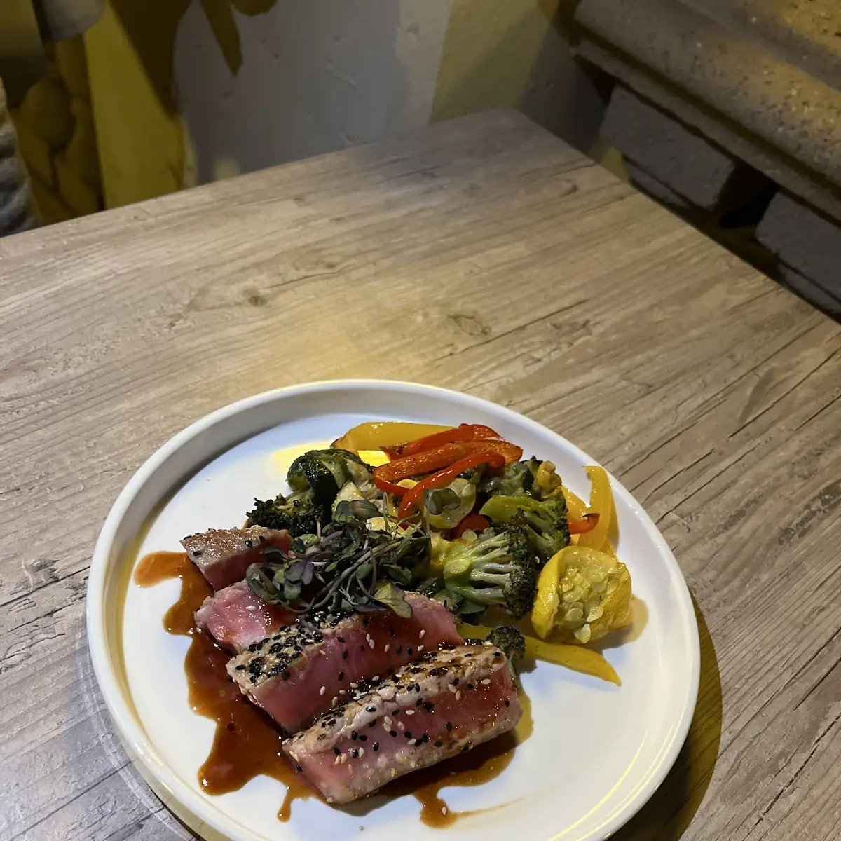 Seared Tuna & Veggies