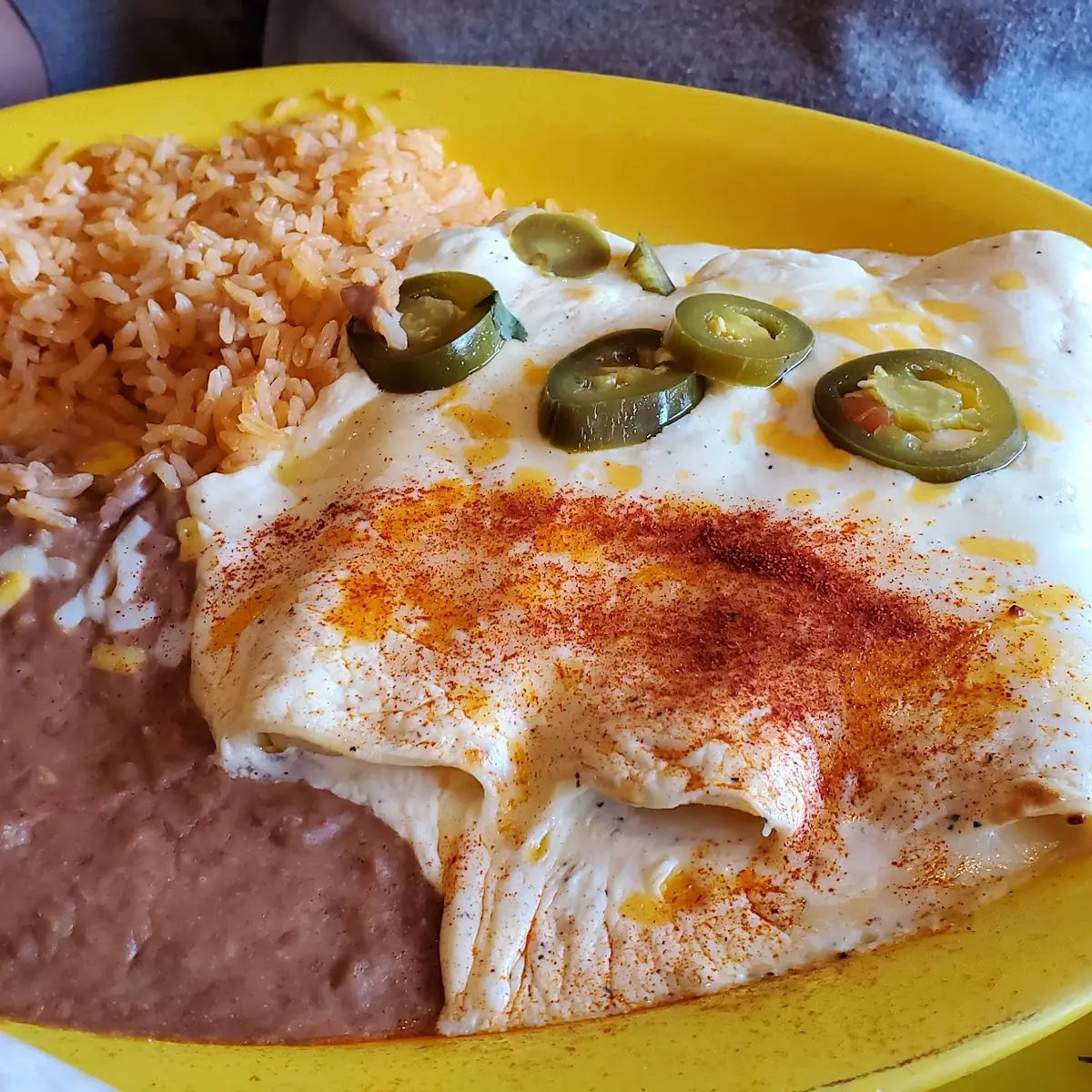 Cheese Enchiladas with Sour Cream Sauce