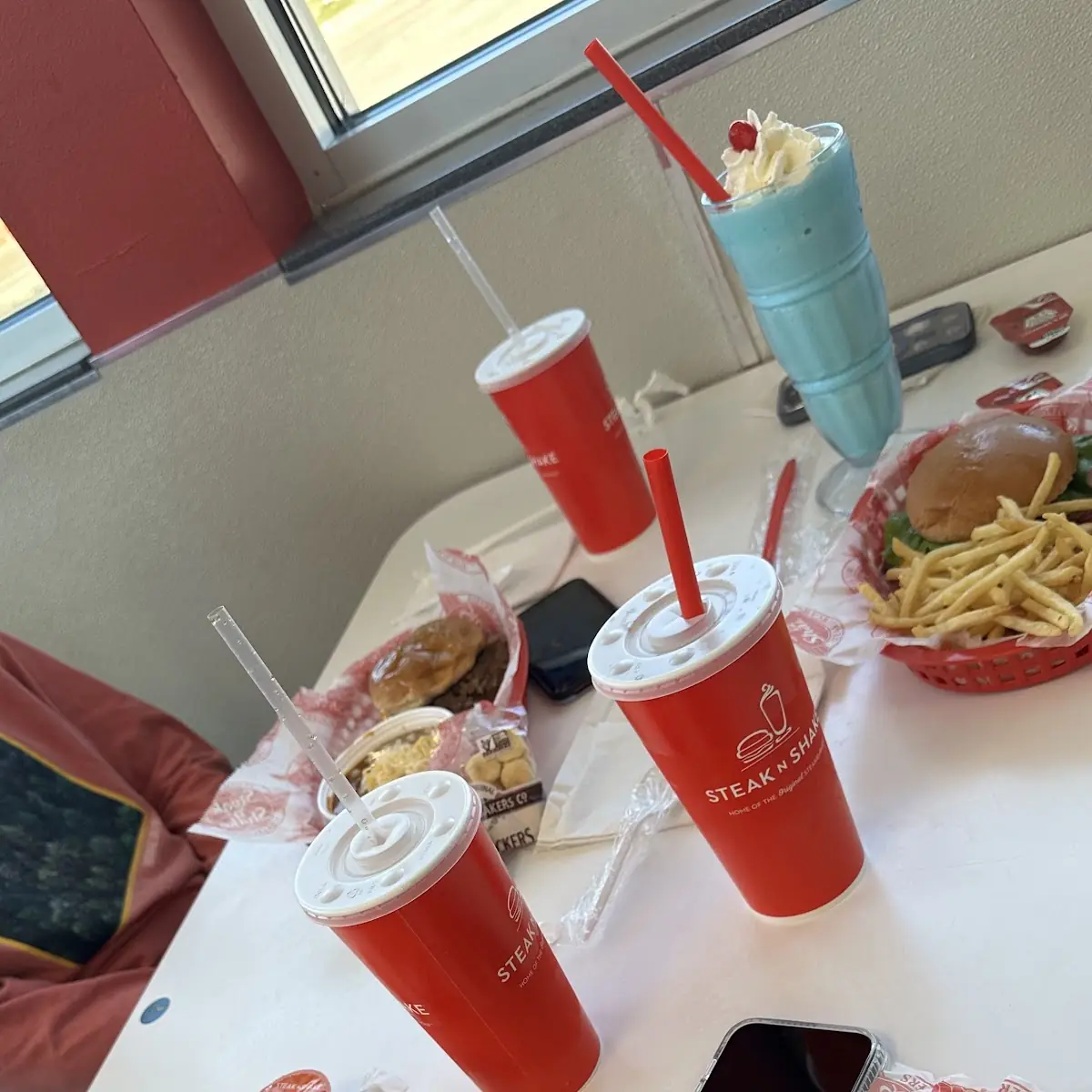 Shake -Chocolate Kids Cheeseburger with Fries