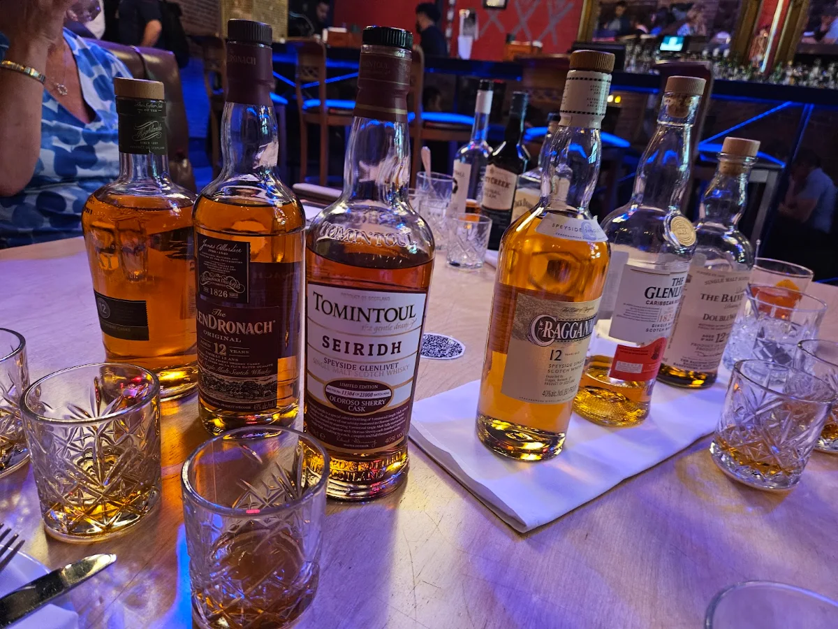 Sample Tasting of Many Different Single Malt Whiskey, CC Lounge and Whisky Bar
