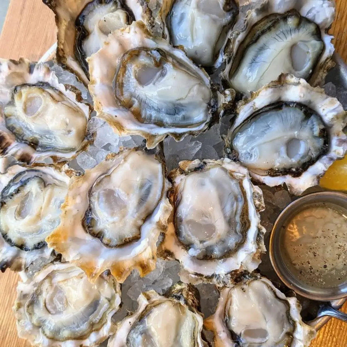 Raw Oysters Ea