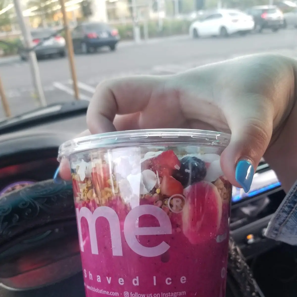 Dragon Fruit Bowl Extra Honey Bee Pollen