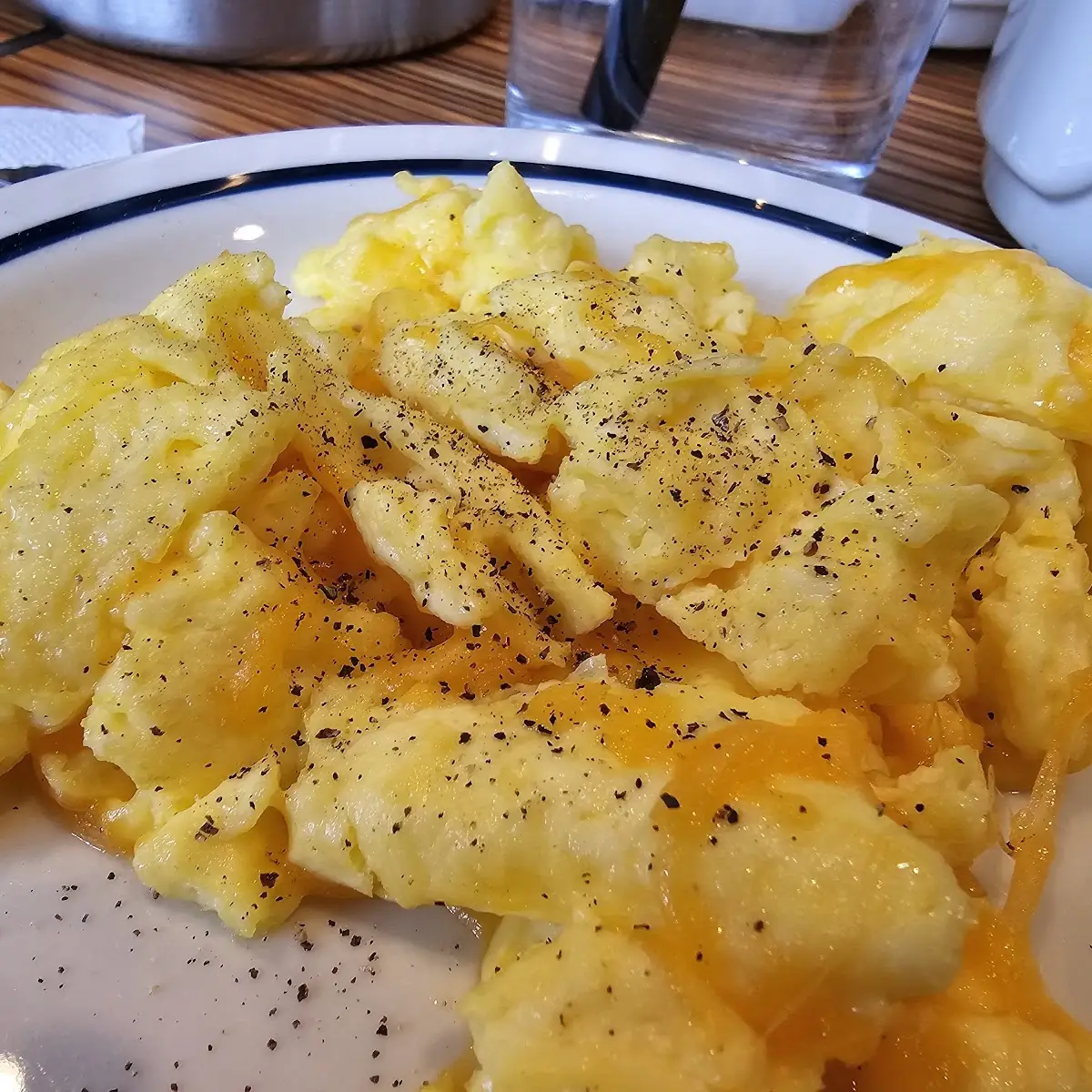 Scrambled Eggs with Cheddar