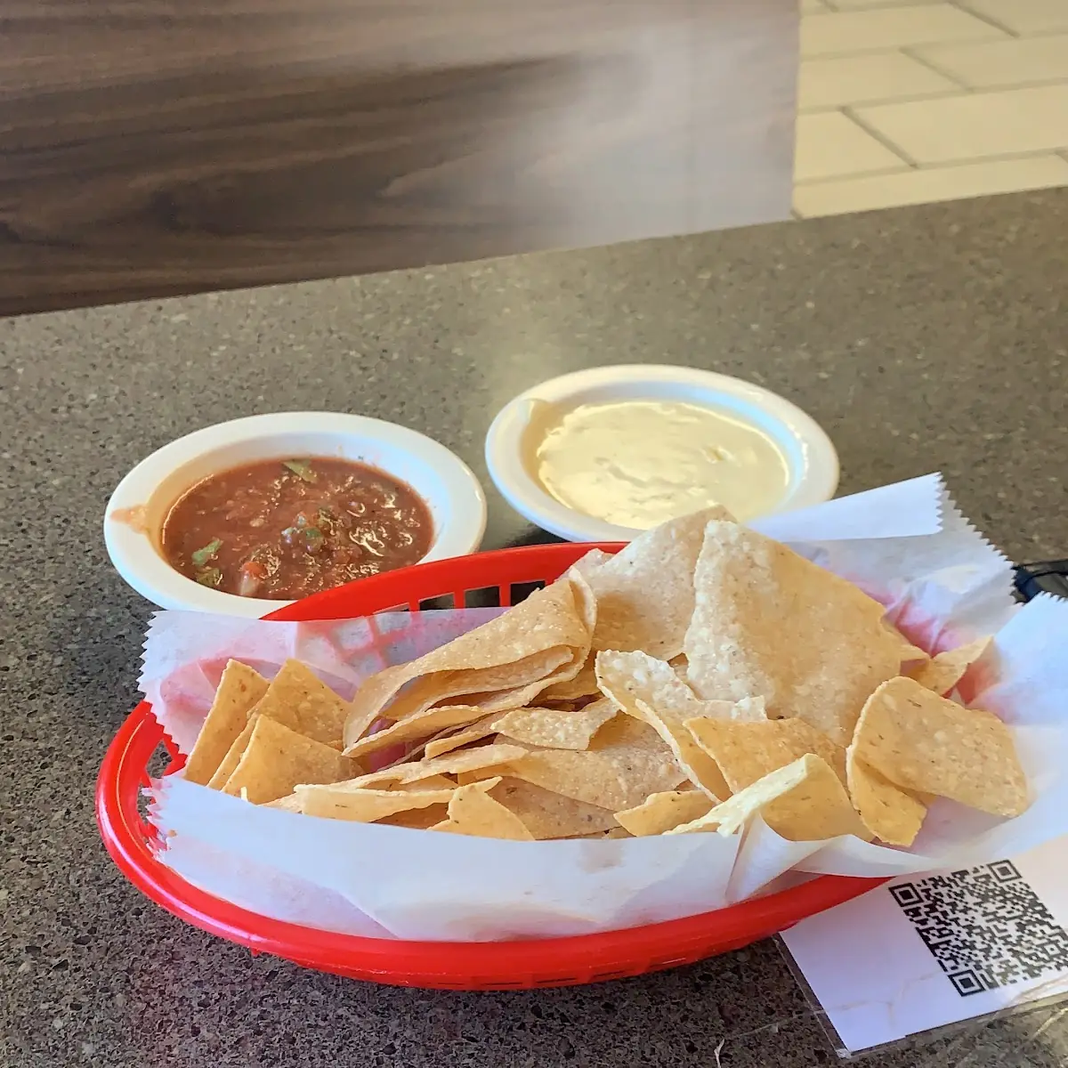Orden De Chips Salsa & Cheese Dip