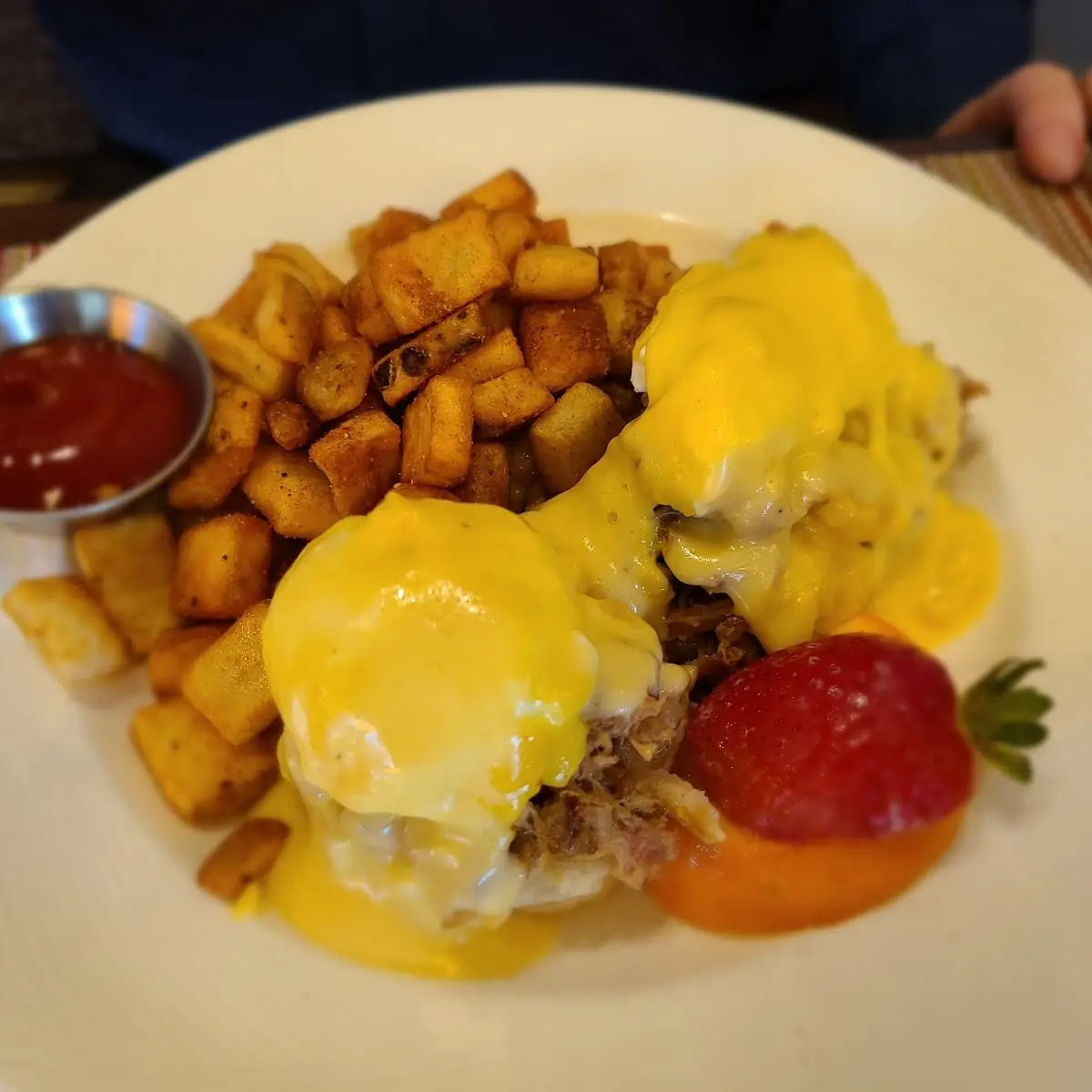 Pulled Pork Eggs Benedict