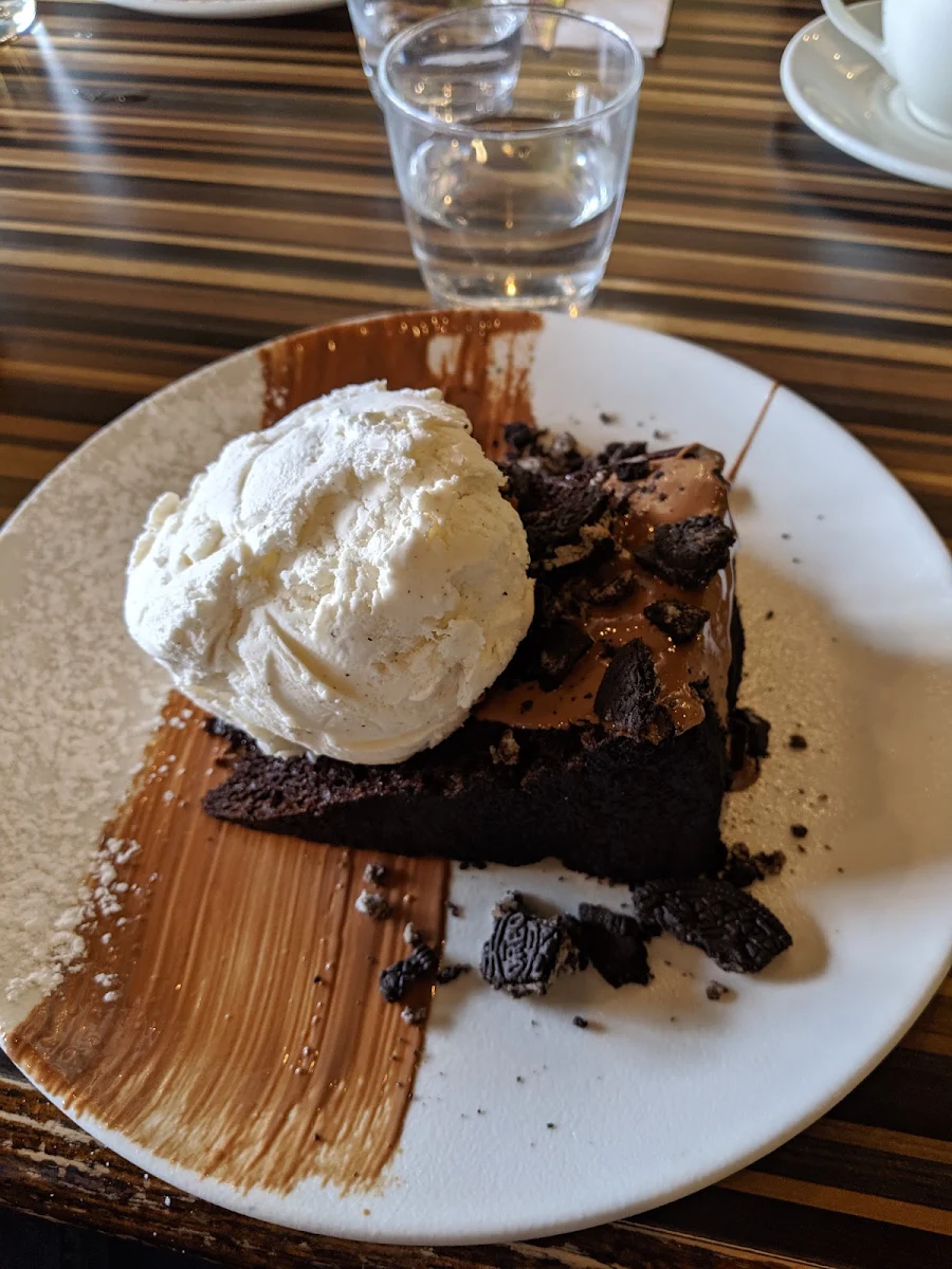 Cocoa Ono - Cake w Ice Cream