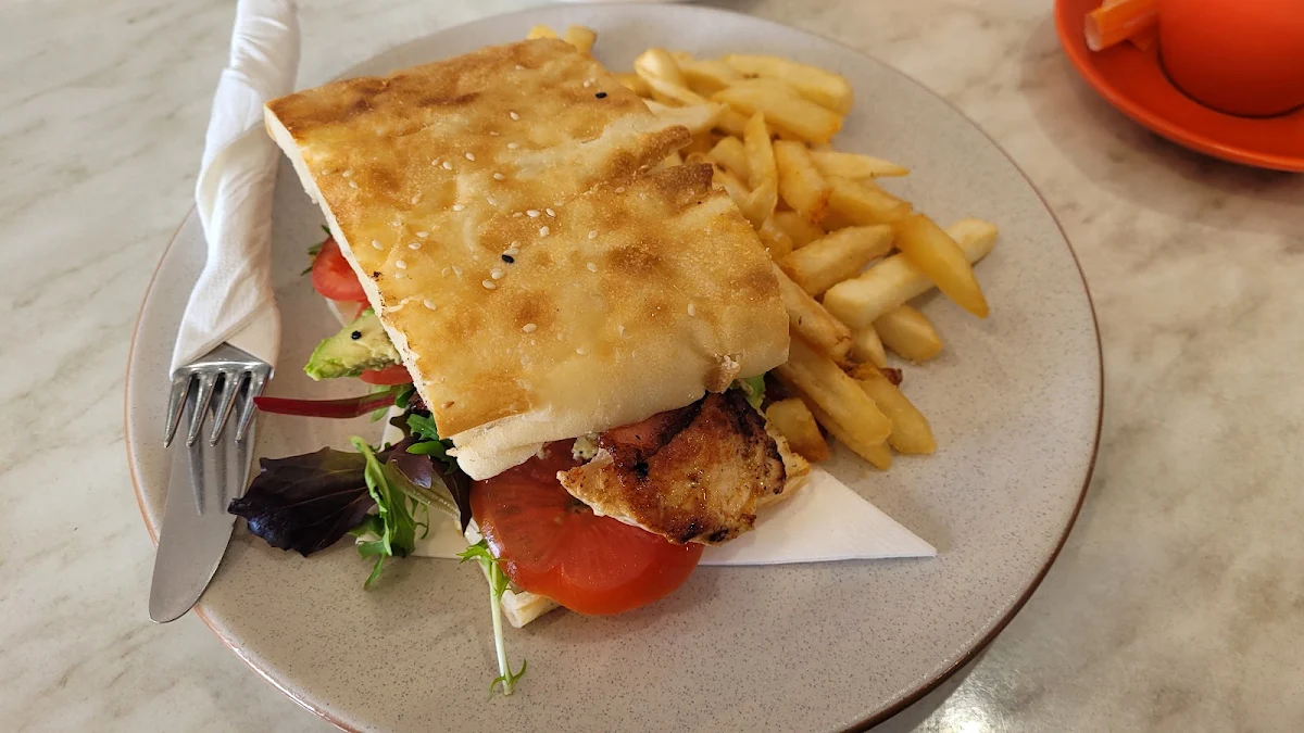 Grilled Chicken Burger, Espresso One