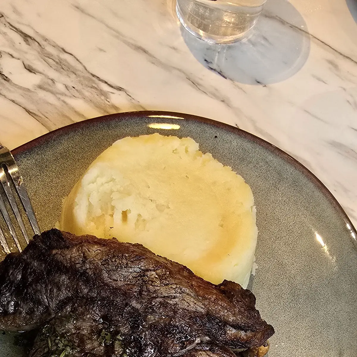 Ribeye Steak w Yuca Cubana