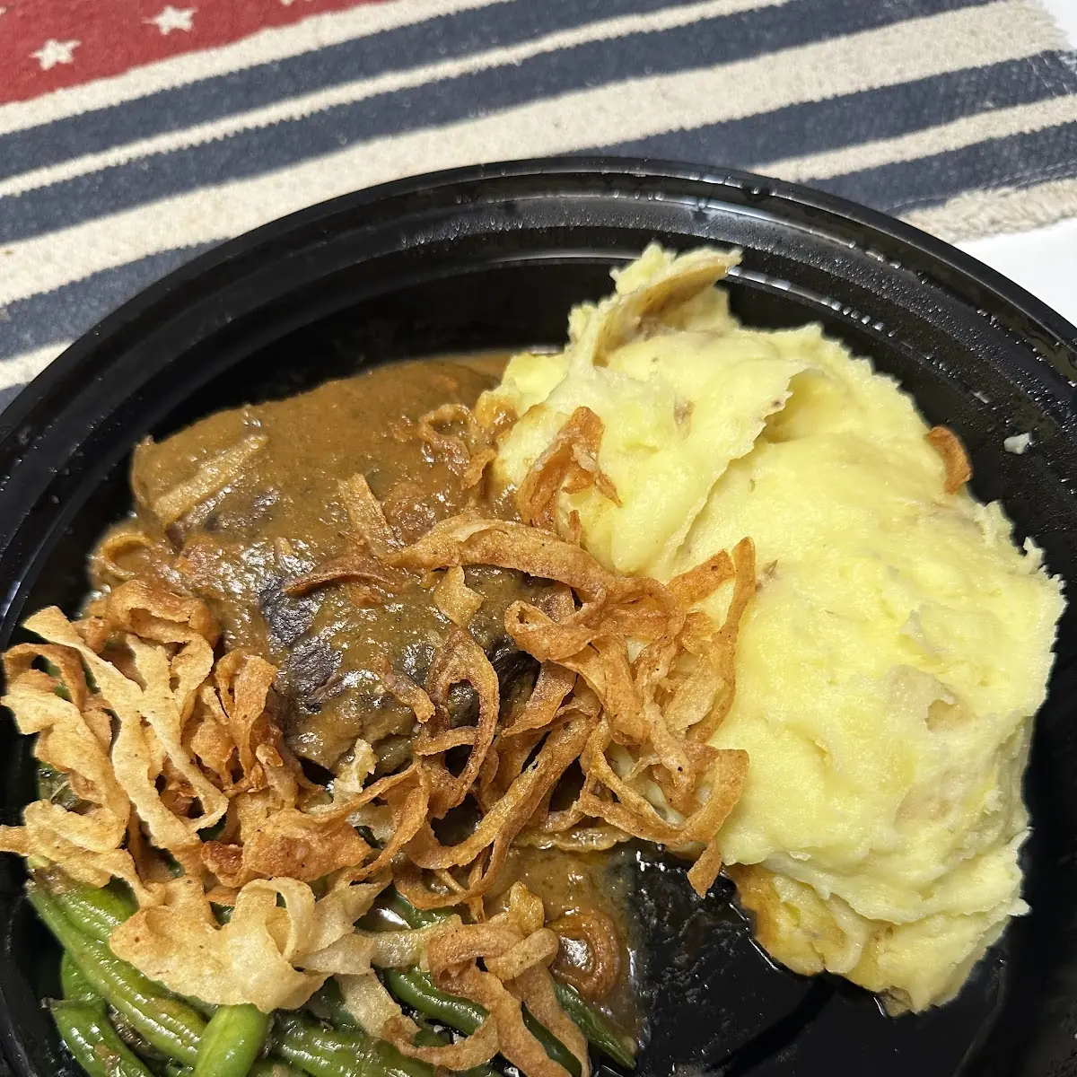 Braised Short Rib with Mashed Potatoes and Green Beans