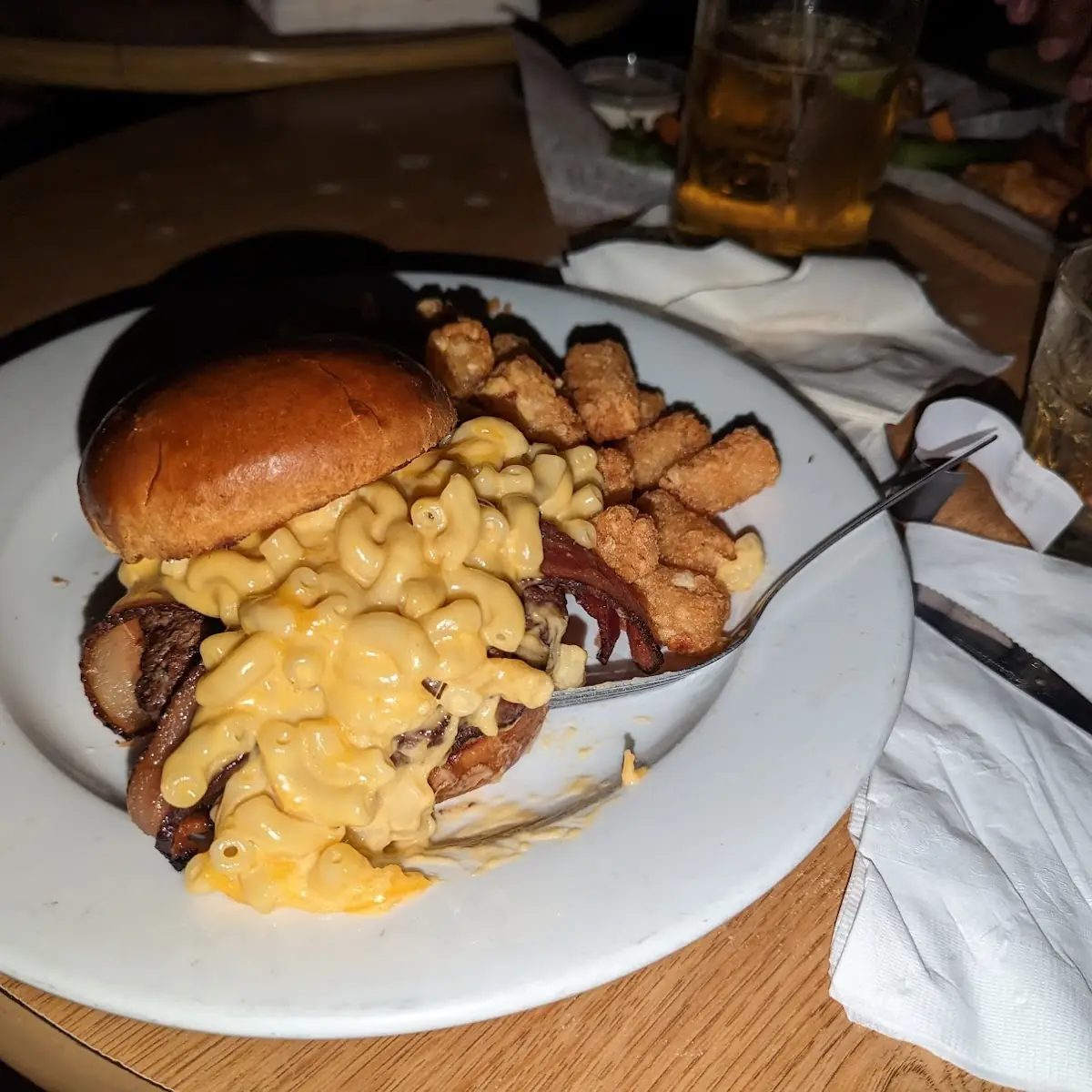 Cheesy Mac N' Bacon Burger