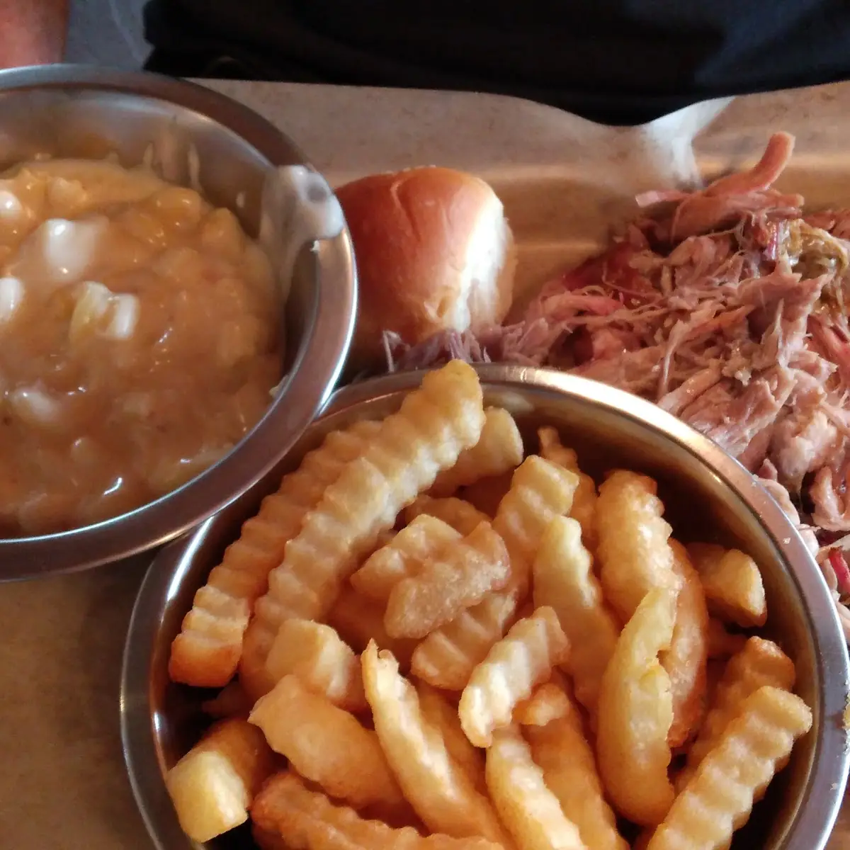 Pulled Pork Plate Mac N Cheese