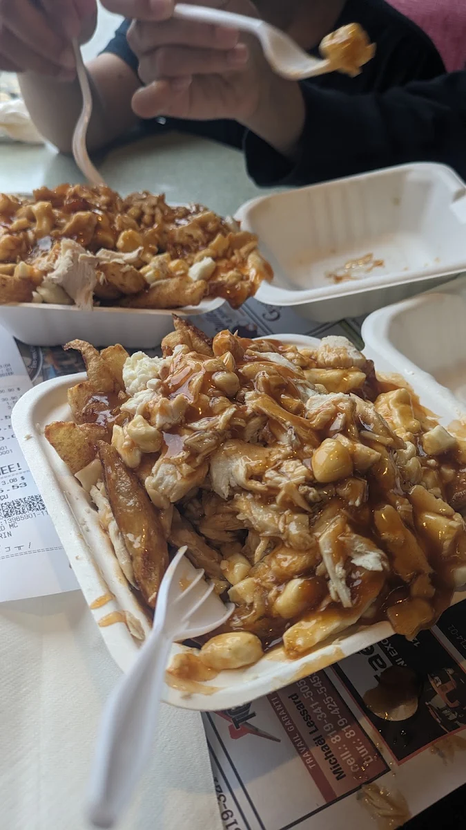 Family Size Poutine, Restaurant La Belle Province