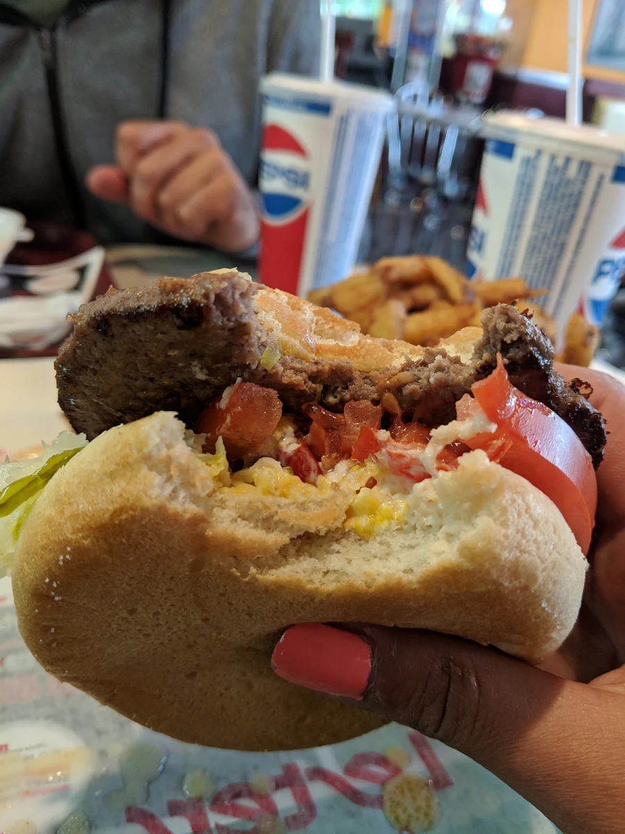 Hamburger, Restaurant La Belle Province