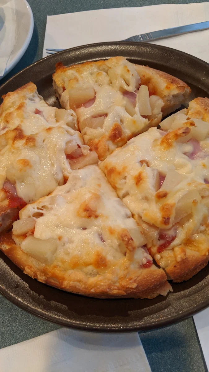 Highlights, Capri Steak & Pizza House