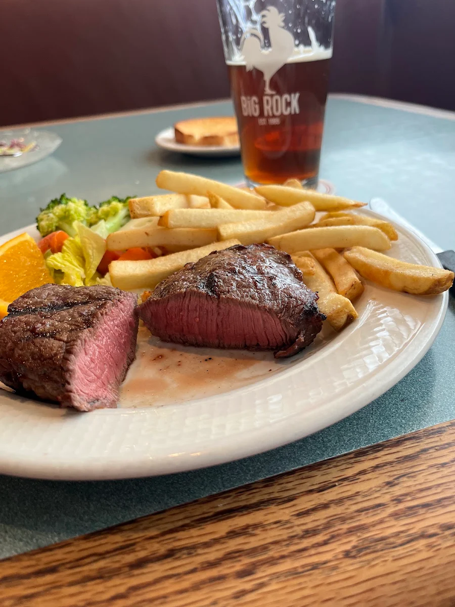 Highlights, Capri Steak & Pizza House