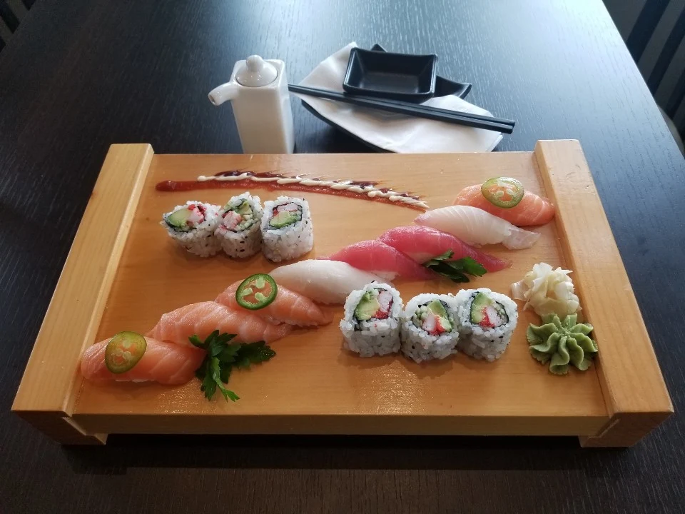 304 King Sushi Lunch, Pearl Sushi