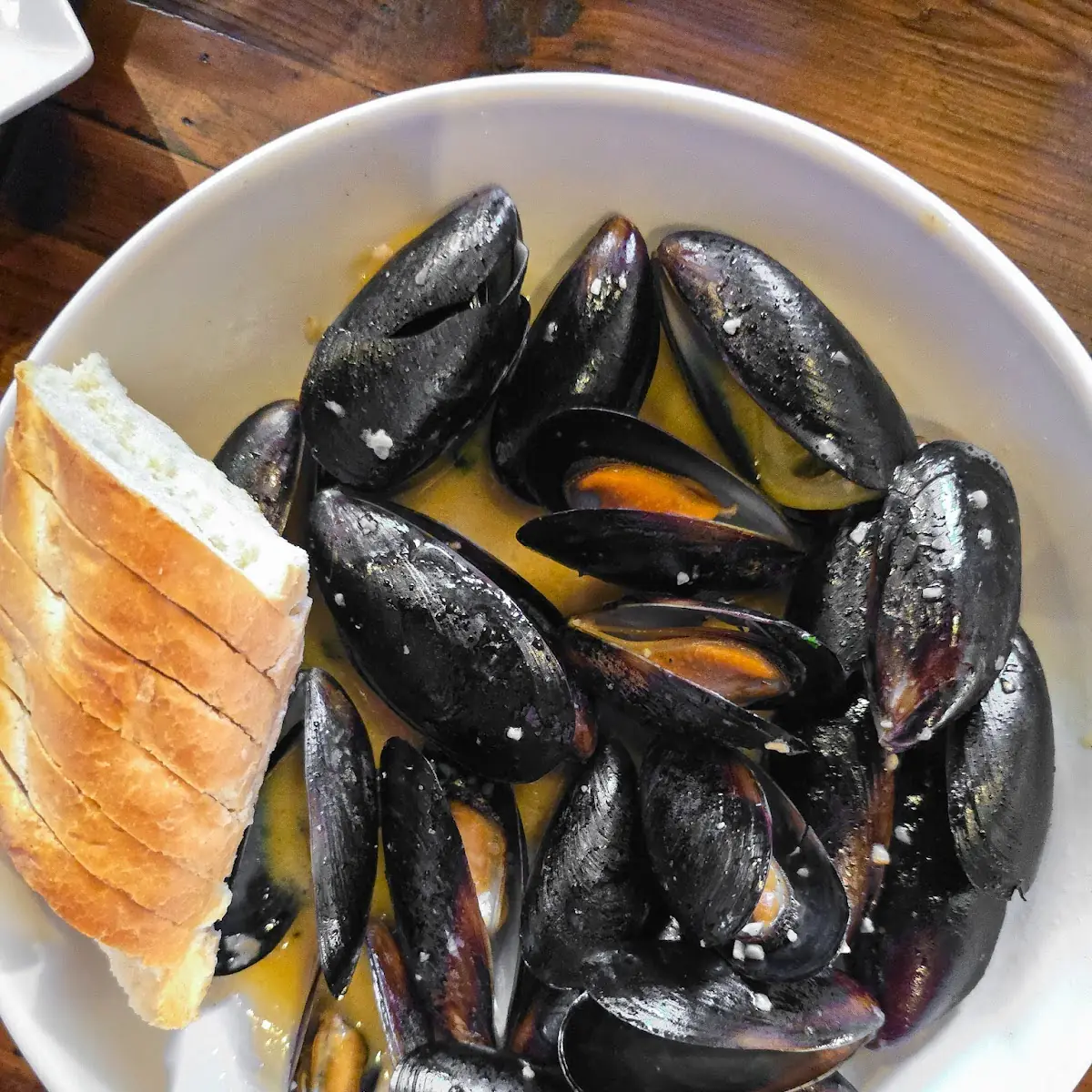 Creamy Garlic Mussels