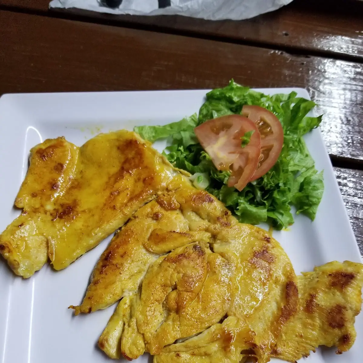 Pechuga A la Plancha Con Ensalada