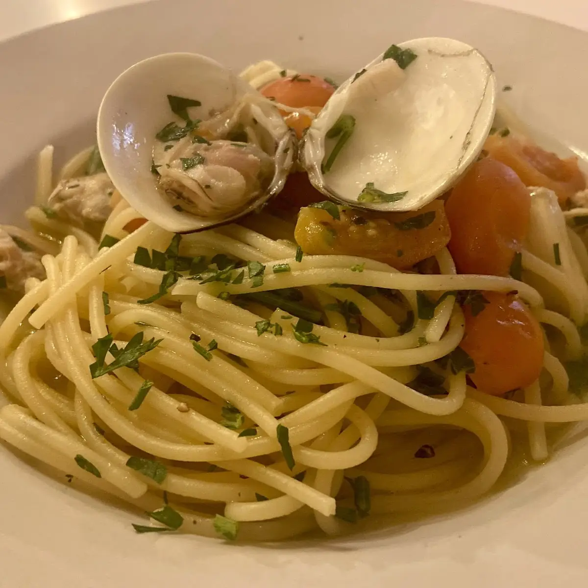 Spaghetti Alle Vongole E Ciliegino