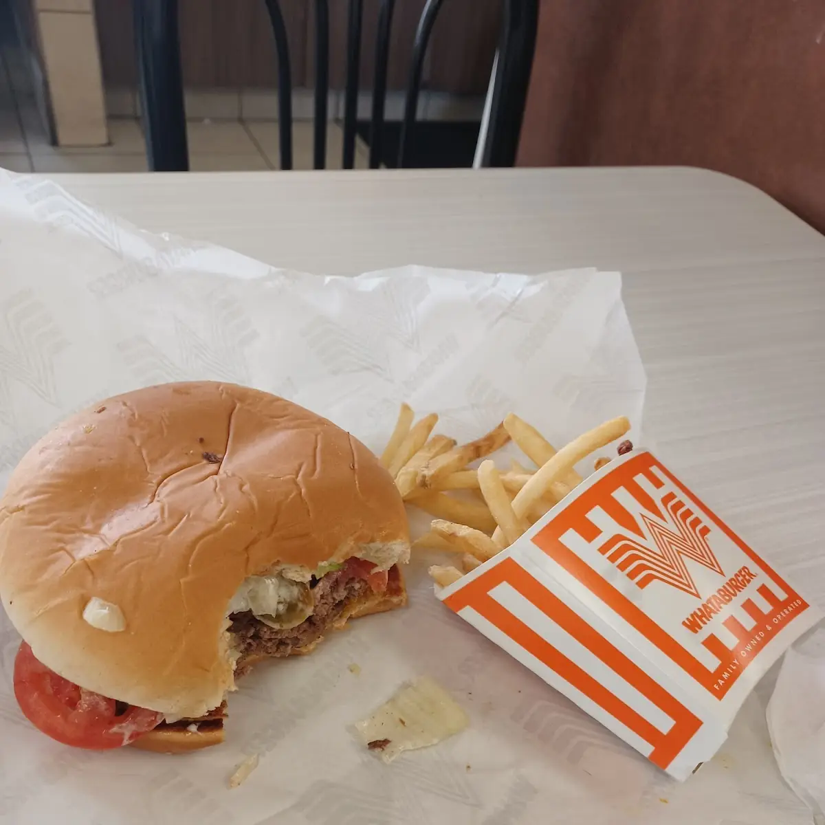Double Cheeseburger an Fries