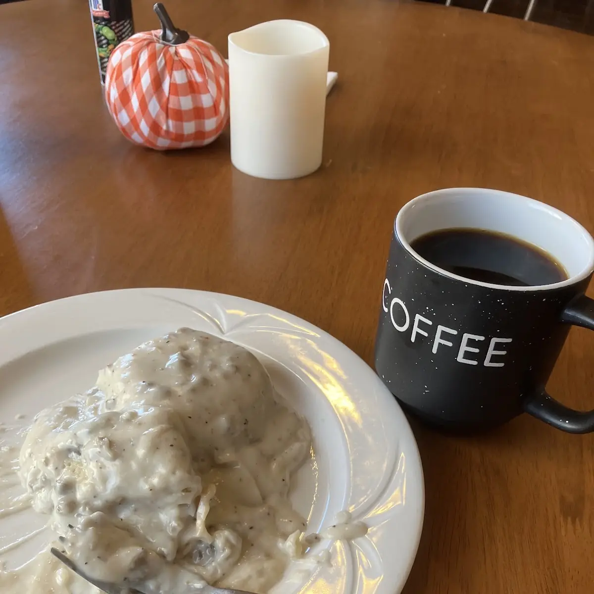 Sausage Gravy & Biscuit