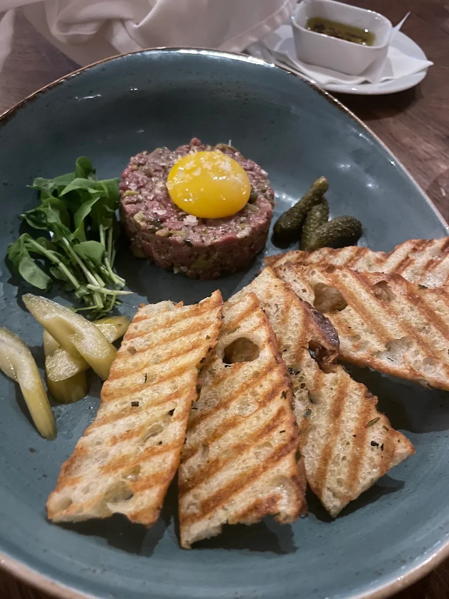 Beef Tartare, Garlic's of London