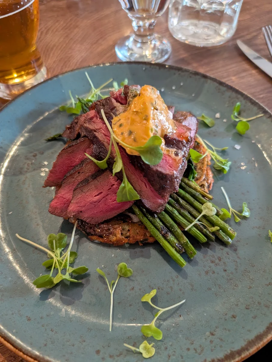 Flat Iron Steak, Garlic's of London