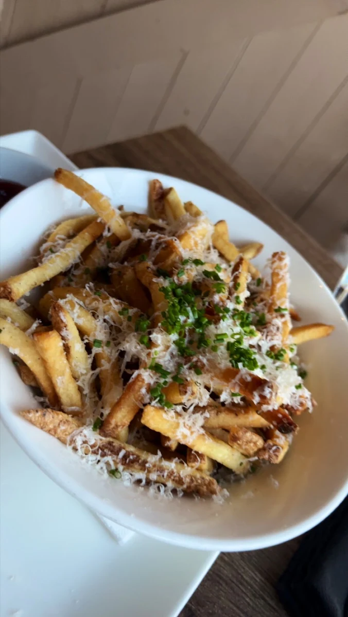 Garlic Fries with Cheese, Garlic's of London