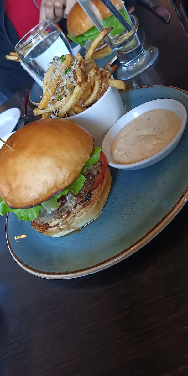 Garlic's Burger, Garlic's of London