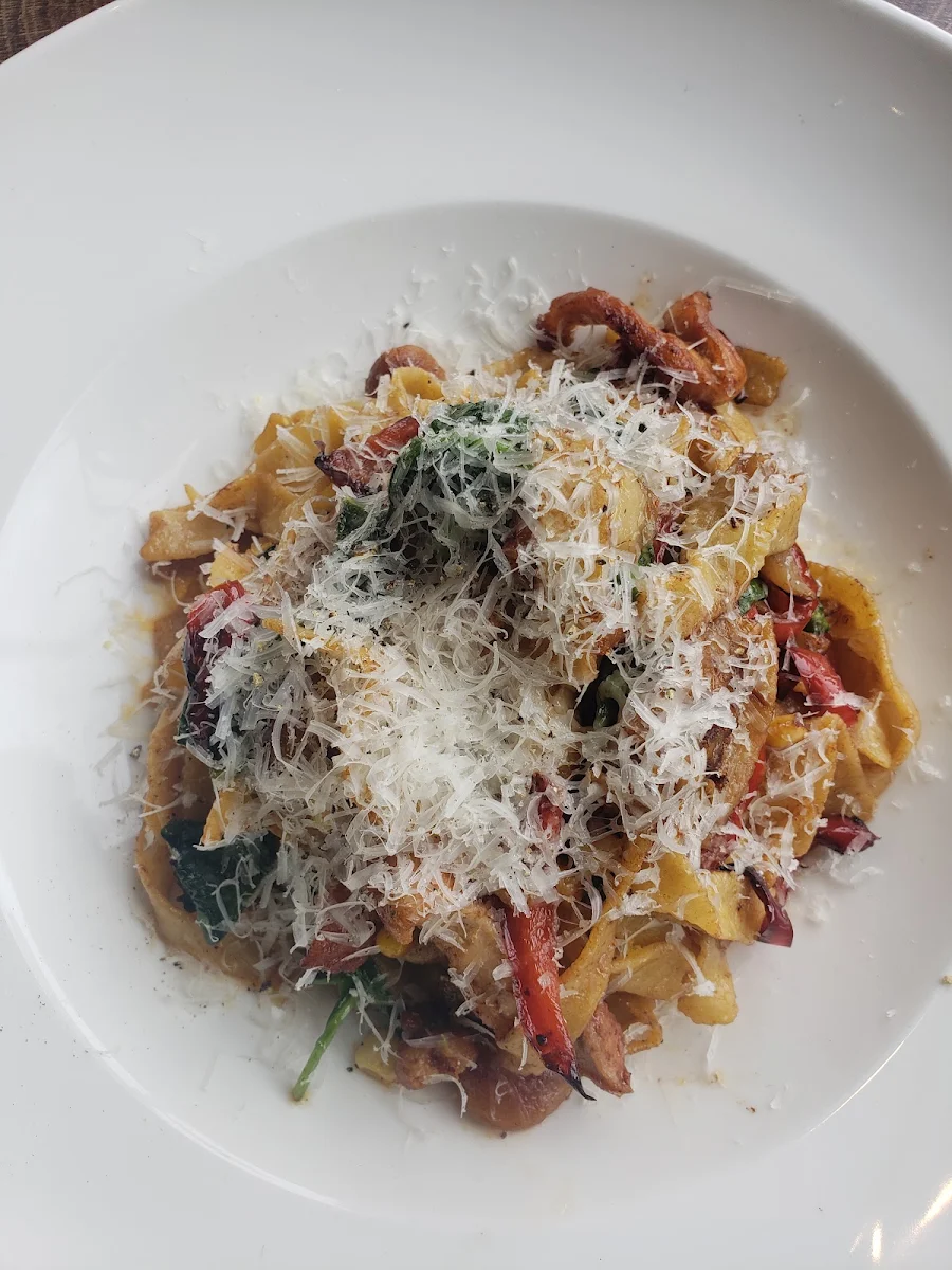 Hot Smoked Garlic Fettuccine, Garlic's of London