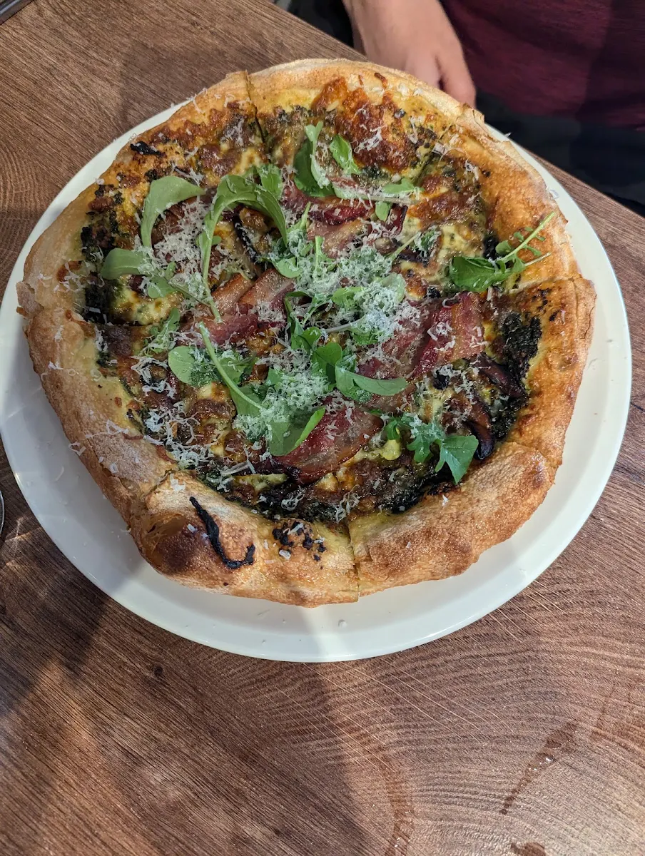 Mushroom Pizza, Garlic's of London