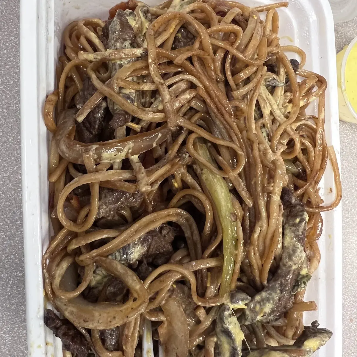 Tallarines Saltado de Carne