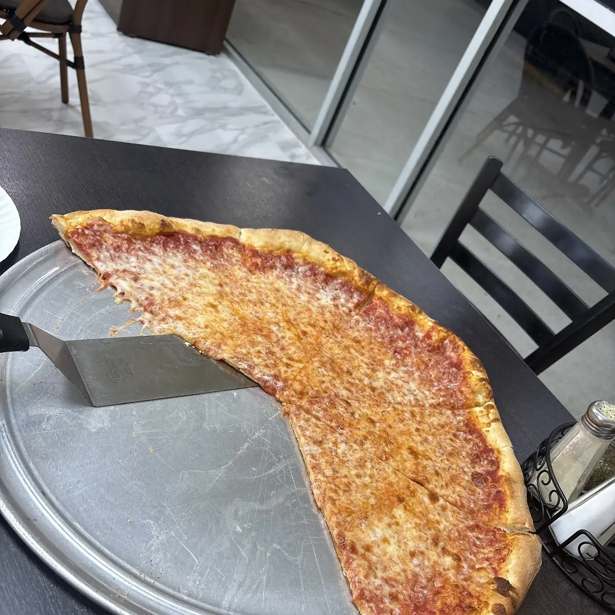 16” Pepperoni pizza
