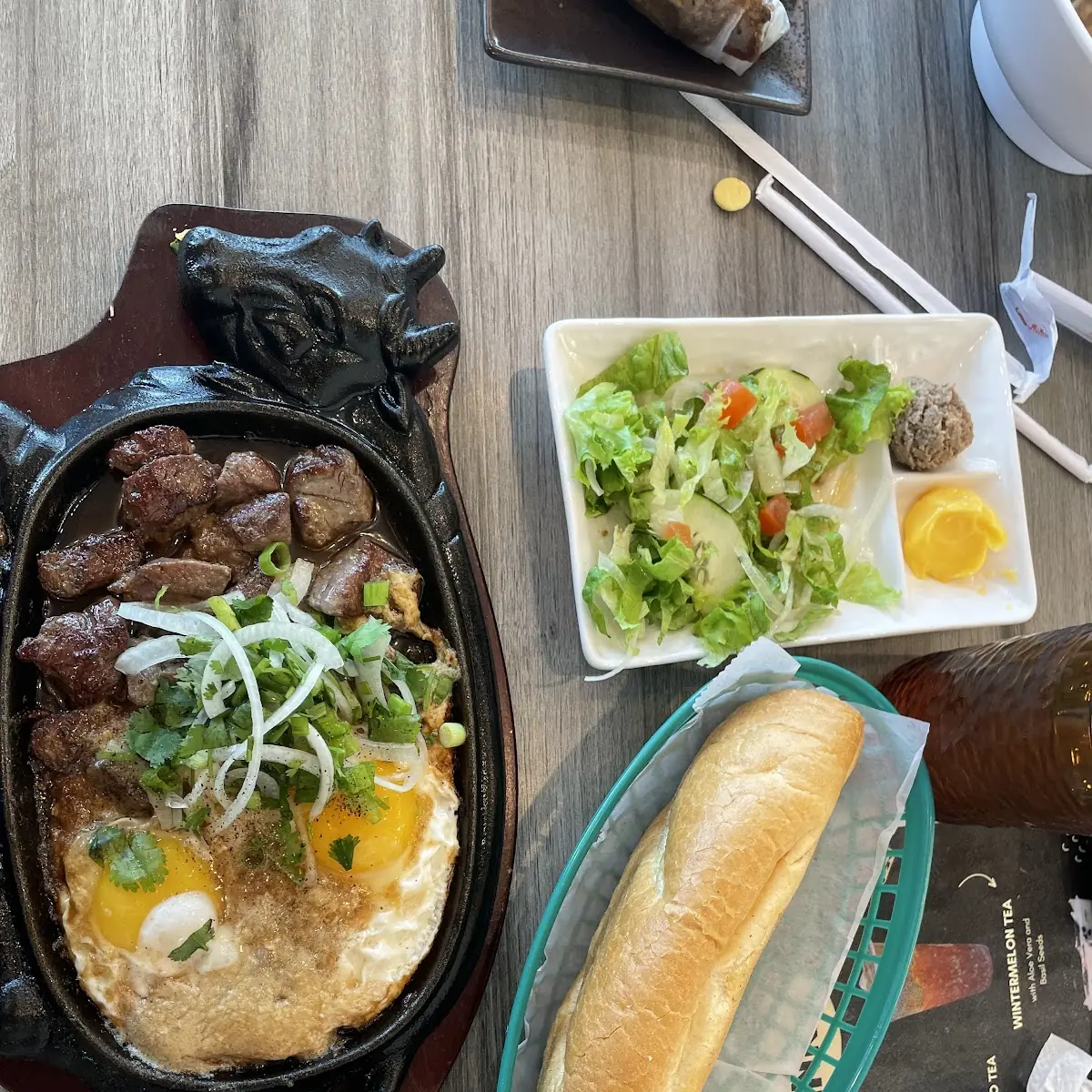 Bò NÉ Vietnamese Steak & Egg