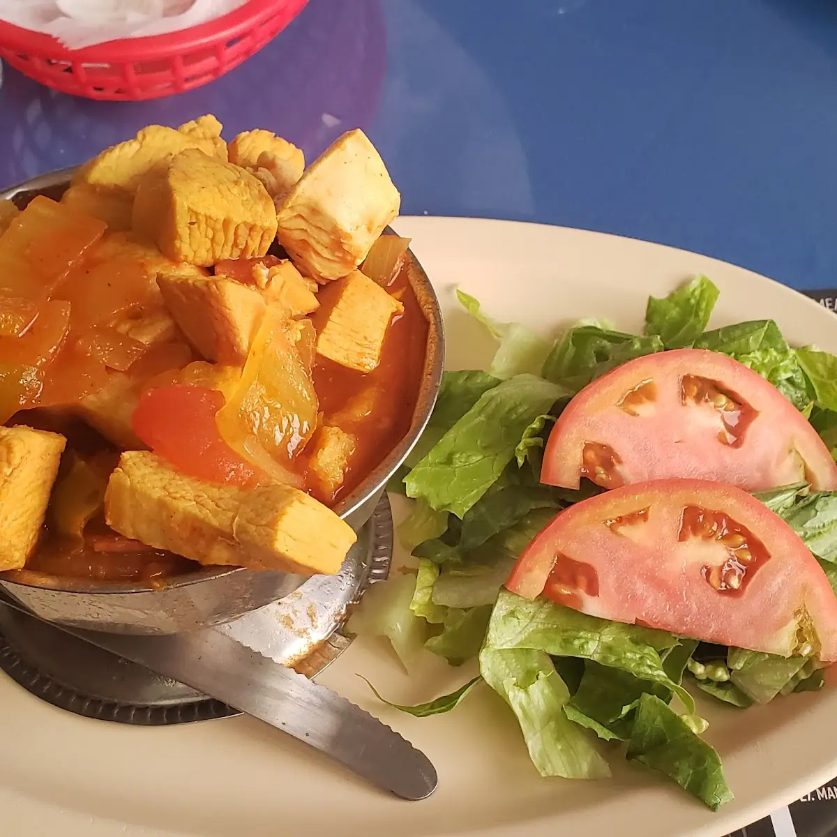 Mofongo De Pollo En Salsa Criolla