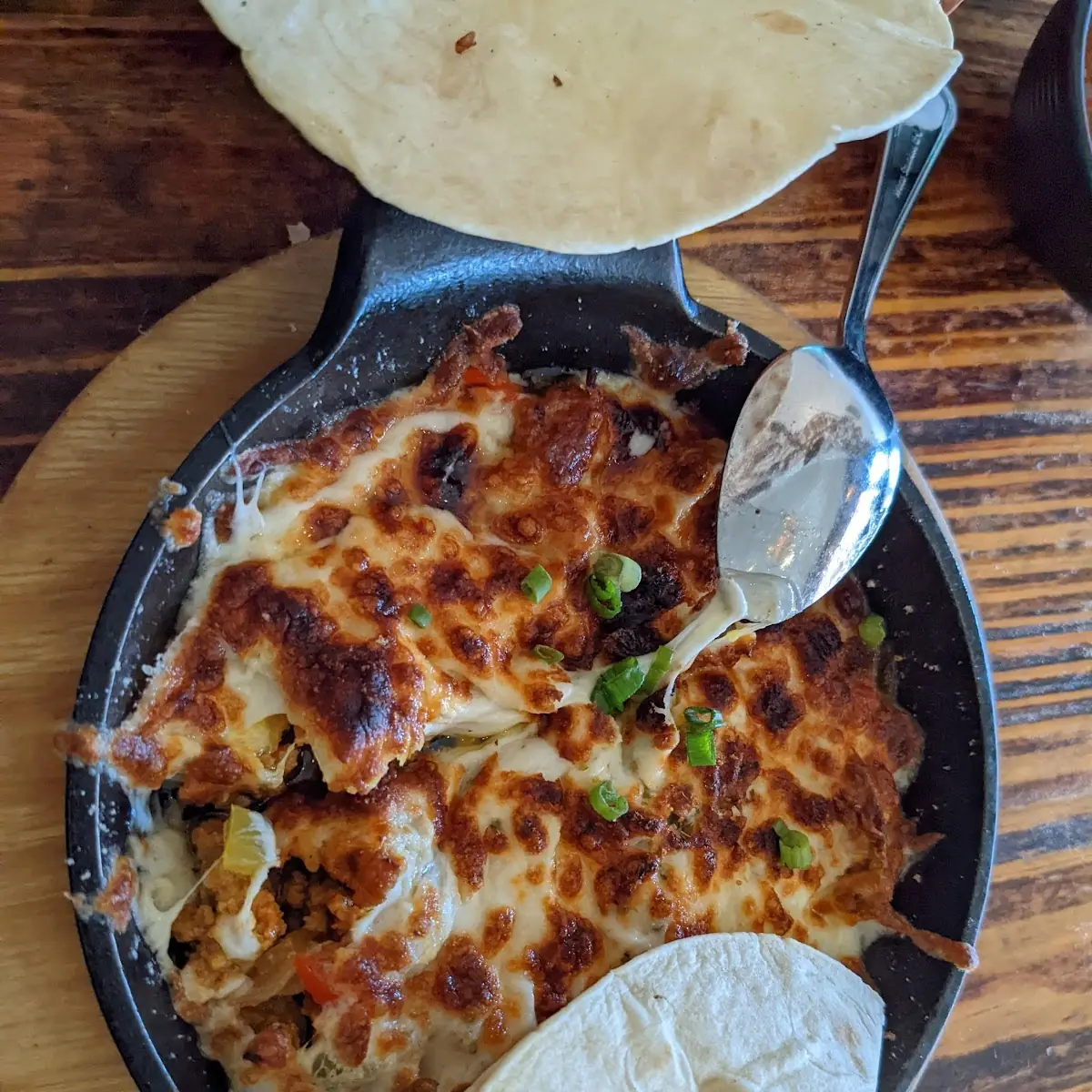 Queso Fundido Con Chorizo