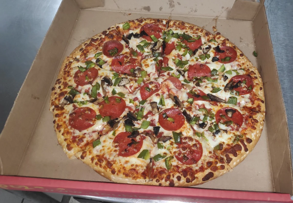 Medium Pizza 1 Topping, Double Double Pizza & Chicken