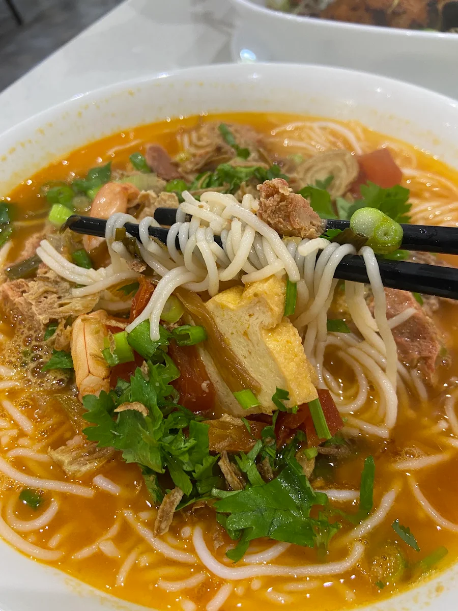 Highlights, Pho Lang Van