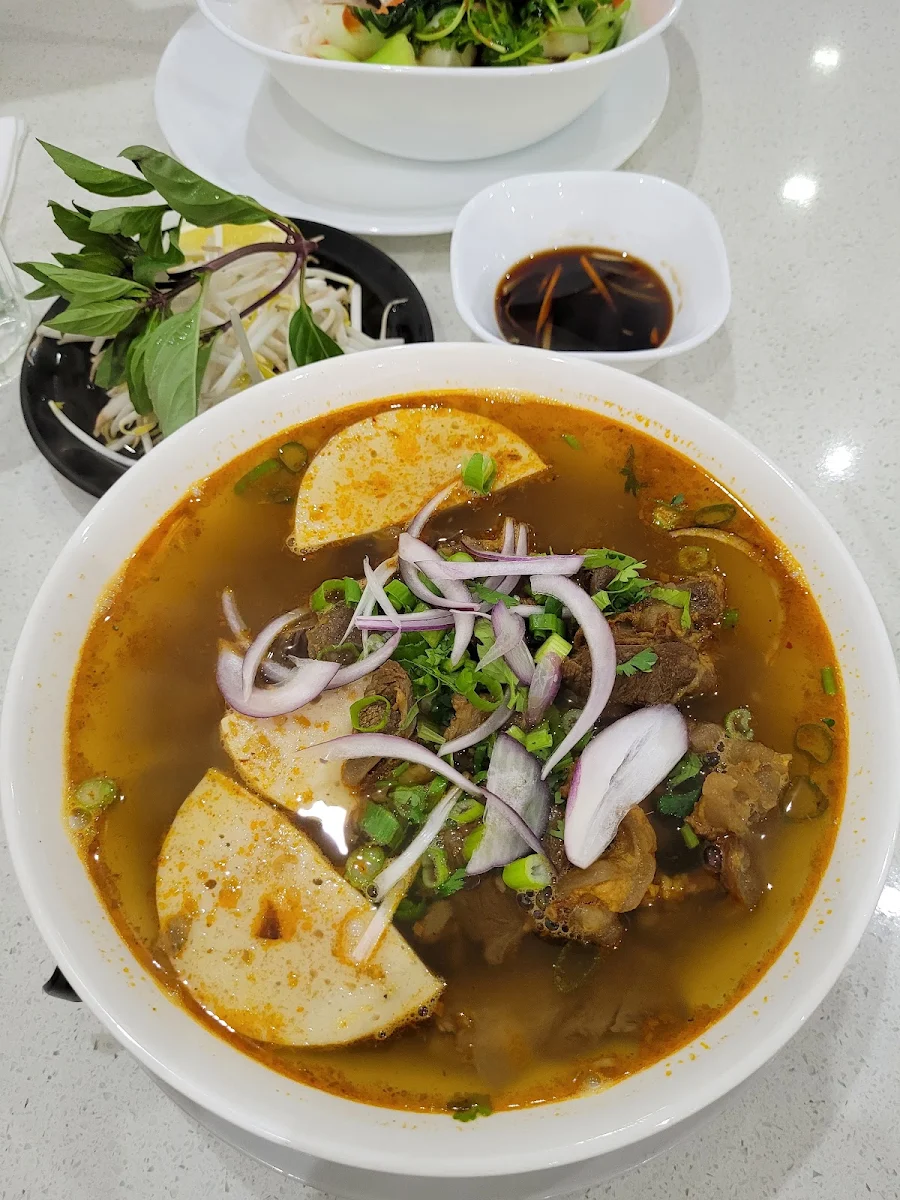 Hue Style Beef Noodle Soup, Pho Lang Van