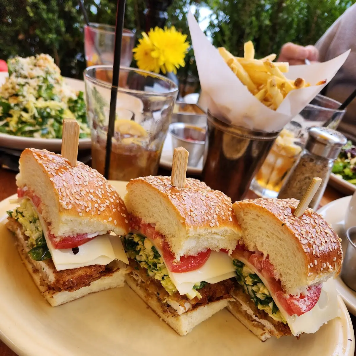 Ding's Crispy Chicken Sandwich
