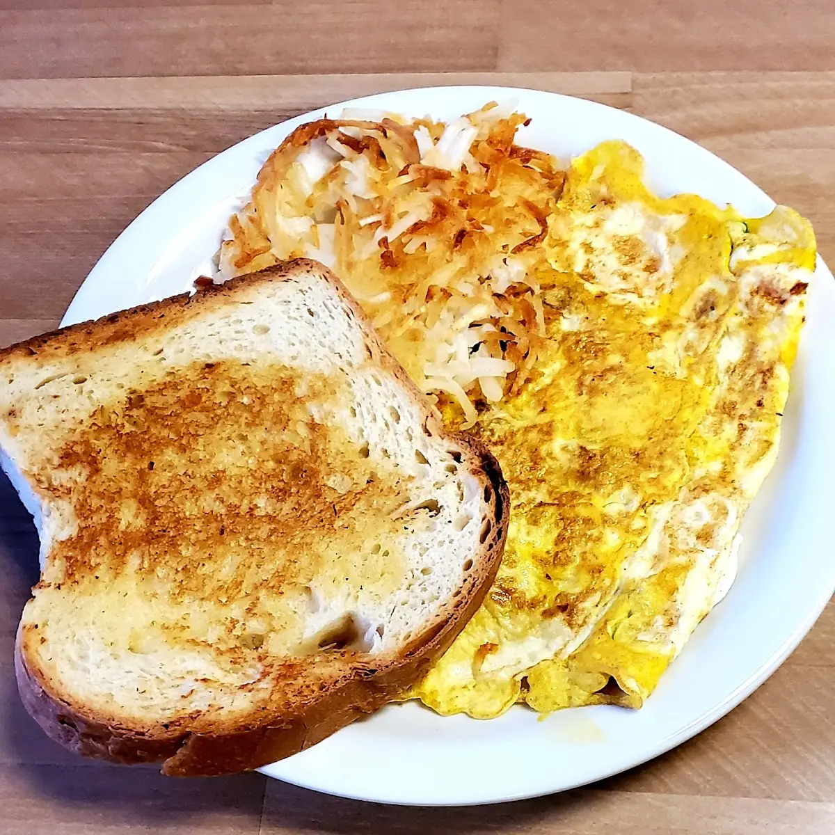 Veggie Omelette with Hash Browns