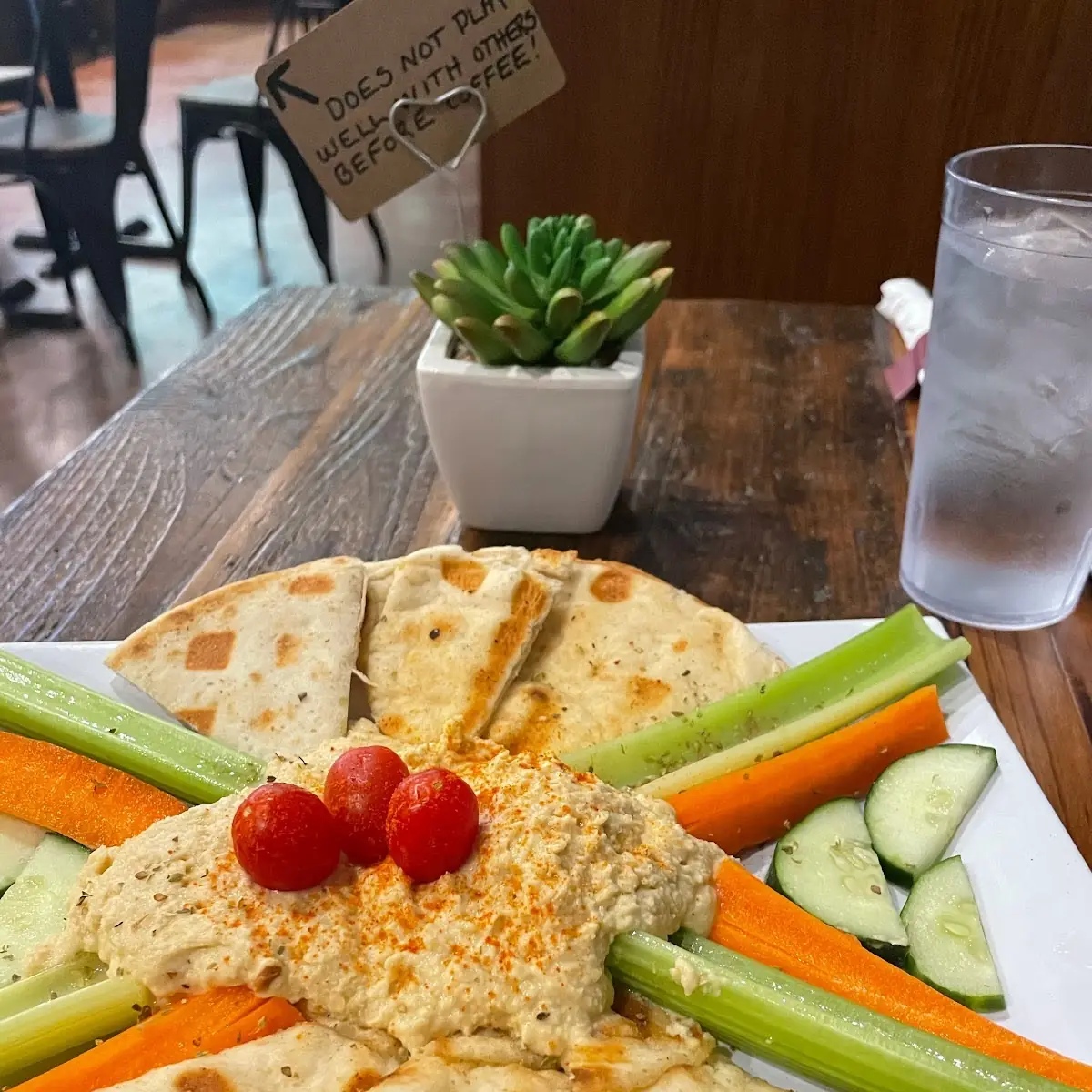 Hummus & Veggie Plate