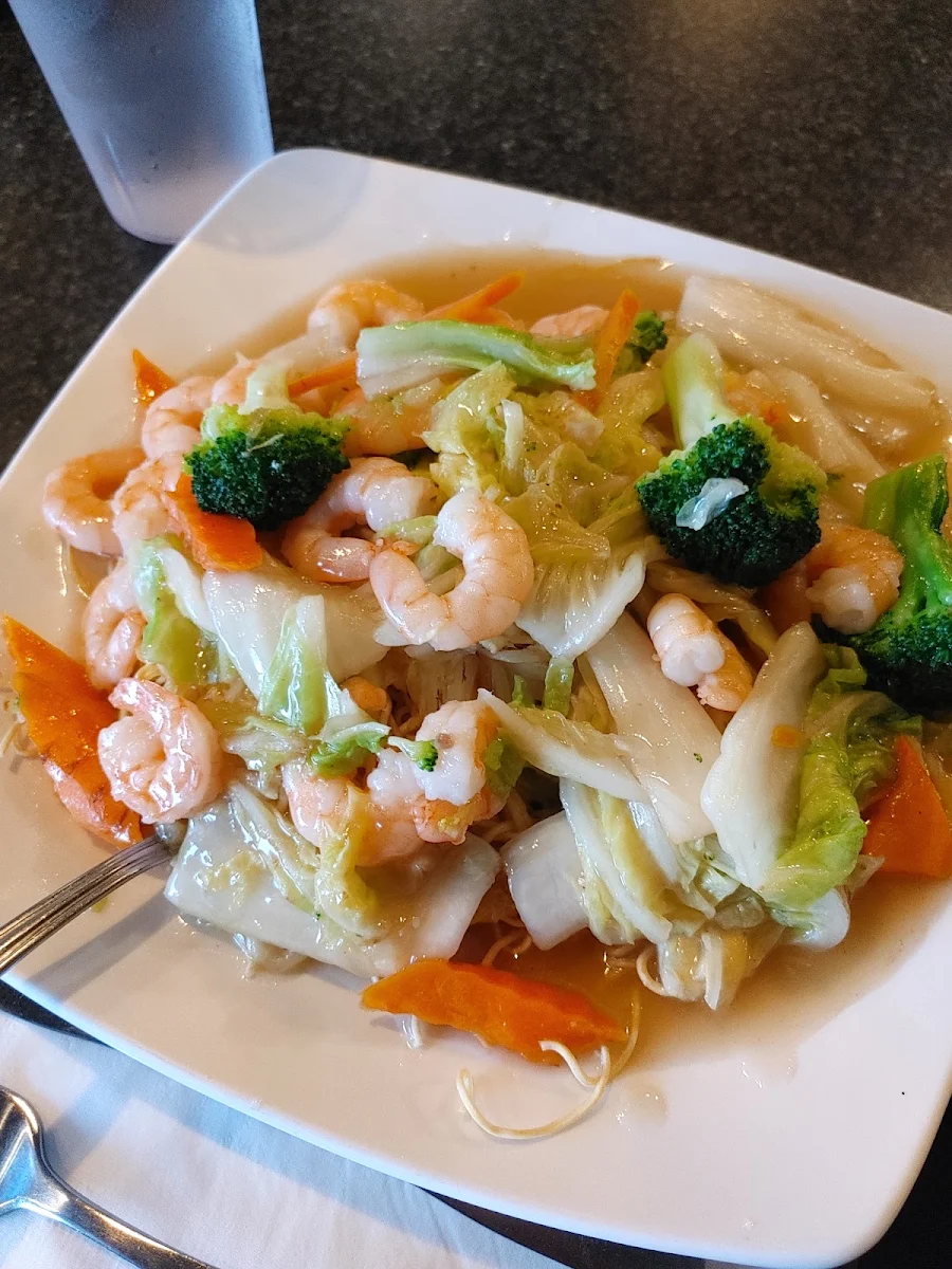 Shrimp Chow Mein, wok cafe des sources
