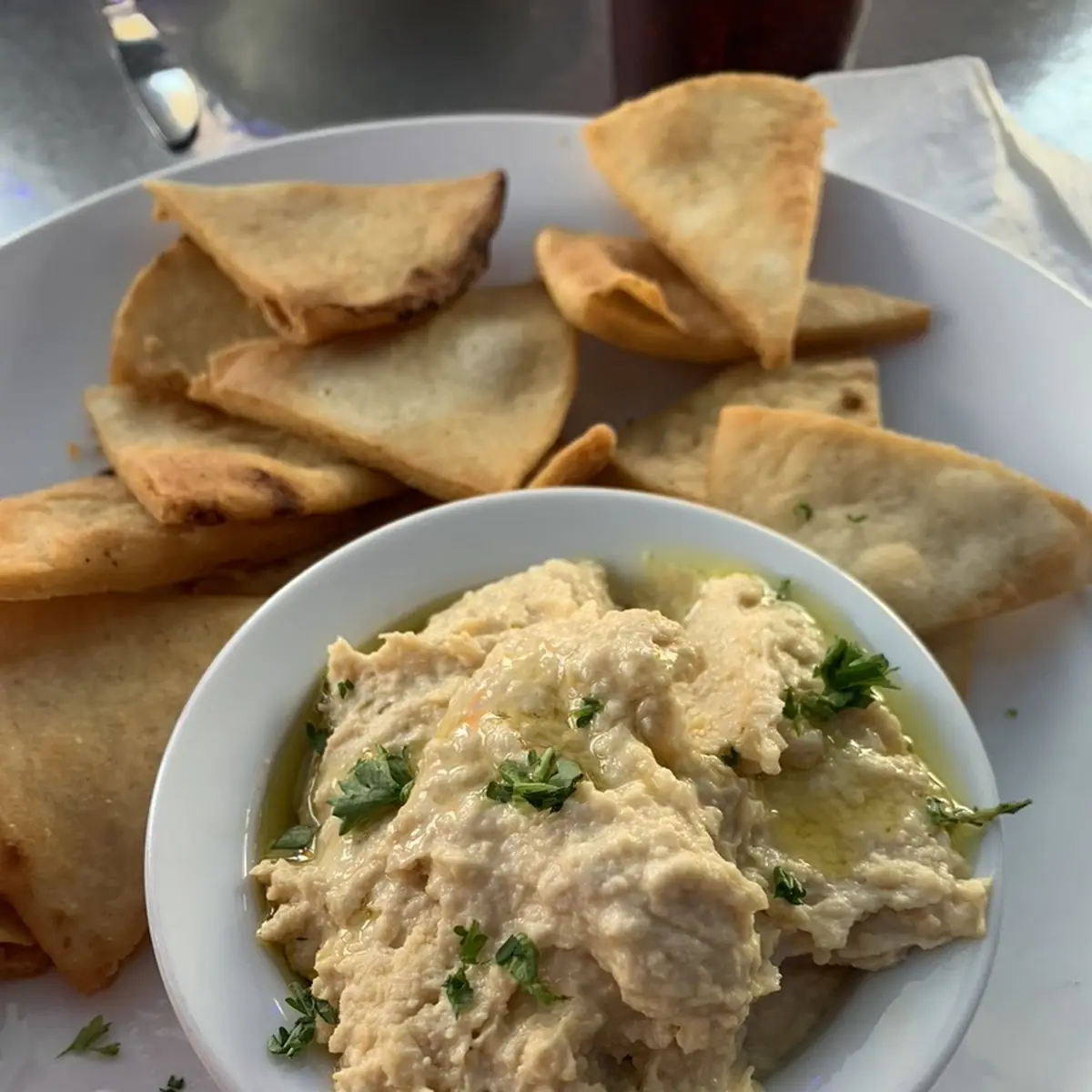 Hummus with Pita Chips