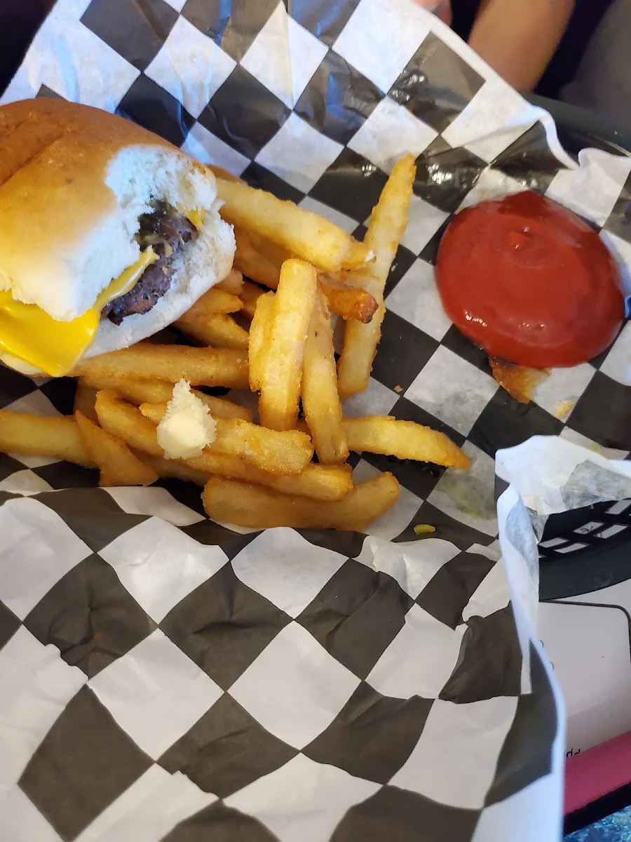 Kids Cheeseburger