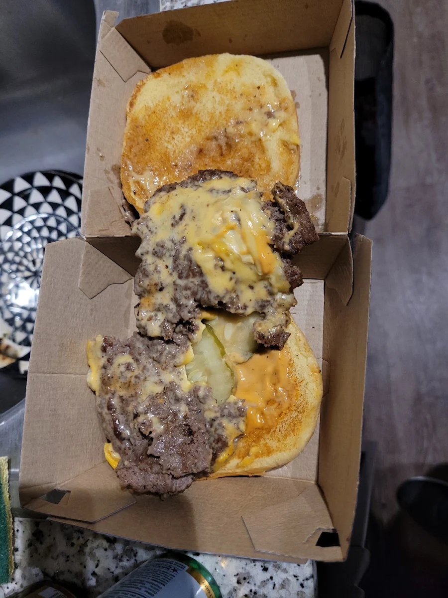 Double Smasher Queso Cheeseburger