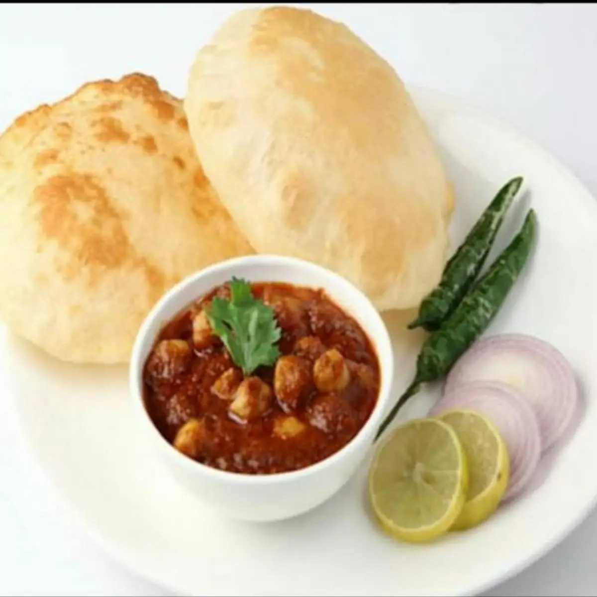 Chole Bhature 8 Oz Cholay & 2 Puree
